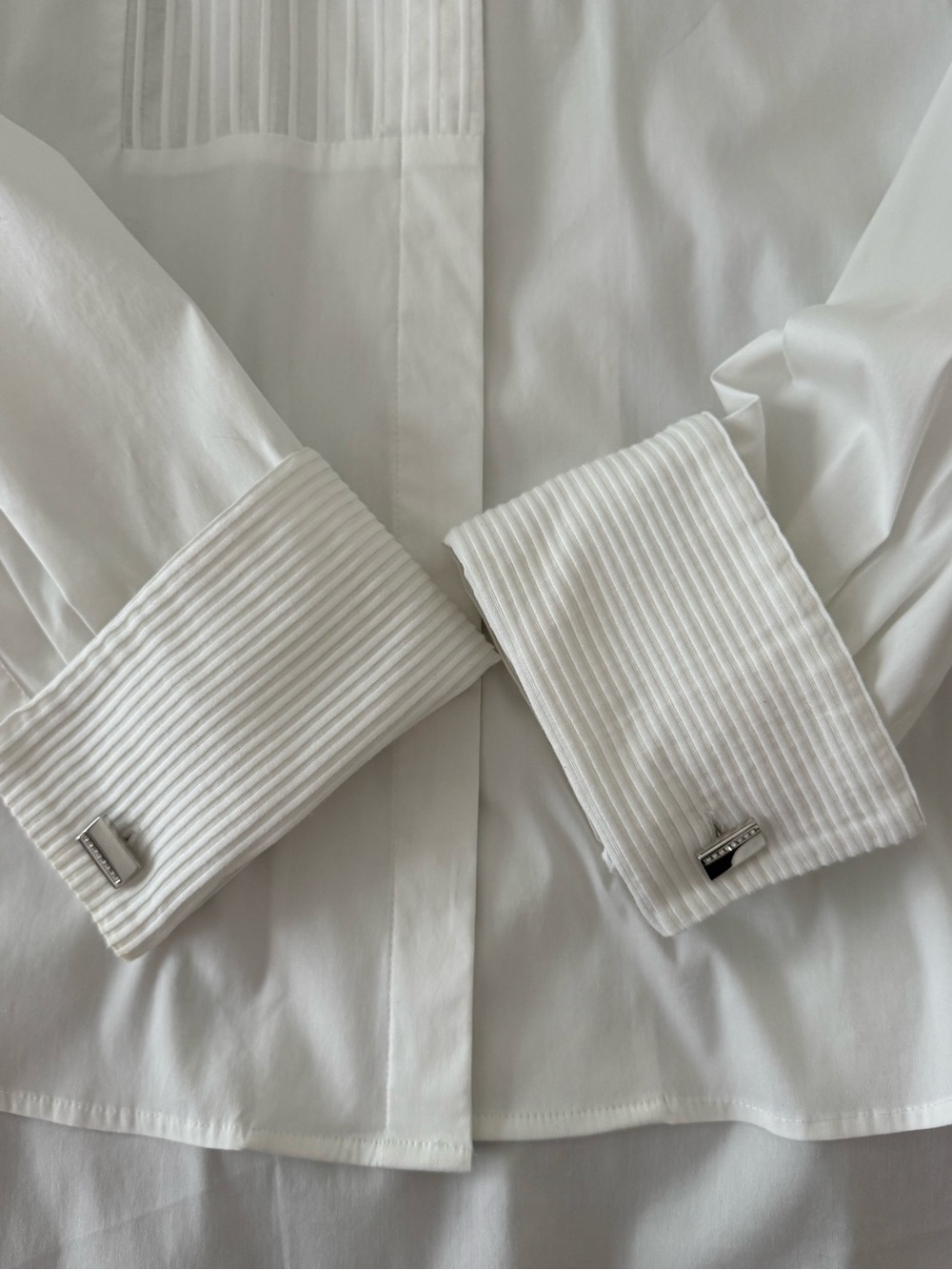 Donna Karan White Pleated Mandarin Collar Shirt - Picture 7 of 10